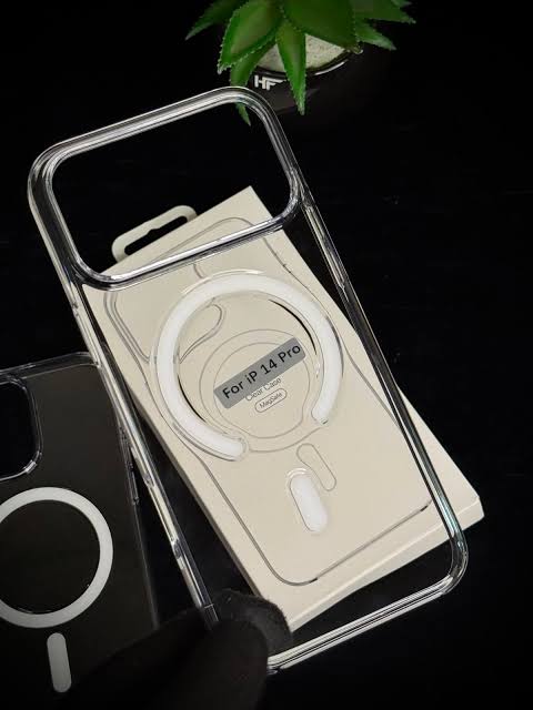 17 PRO MAX IC MAGSAFE CRYSTAL CLEAR CASE